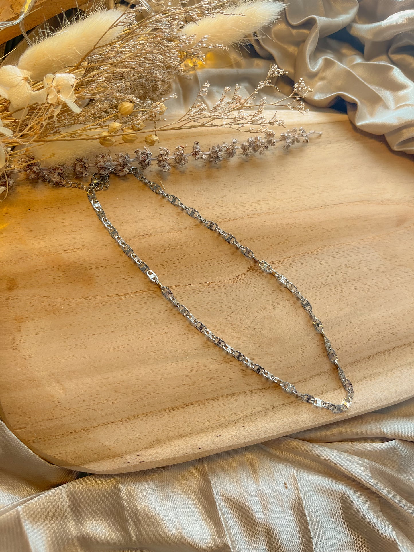 COLLIER COURAGE